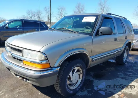 2001 Chevrolet Blazer Lt z USA, uszkodzony, nr VIN 1GNDT13WX12227434